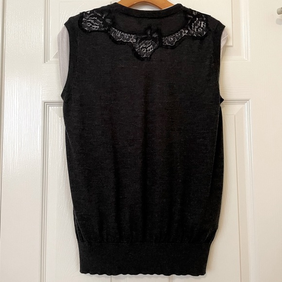 NWT Dolce & Gabbana black cashmere and silk lace light sweater sleeveless top. - Picture 2 of 12